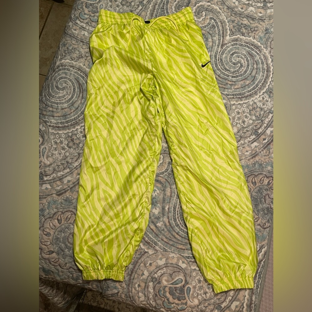 Nike Women pants (windbreaker) size M